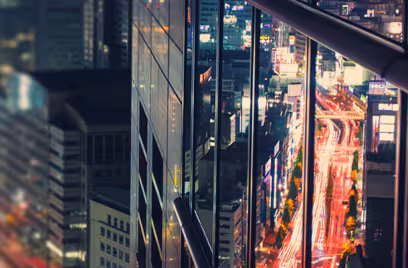 traffic-reflection-at-night-window